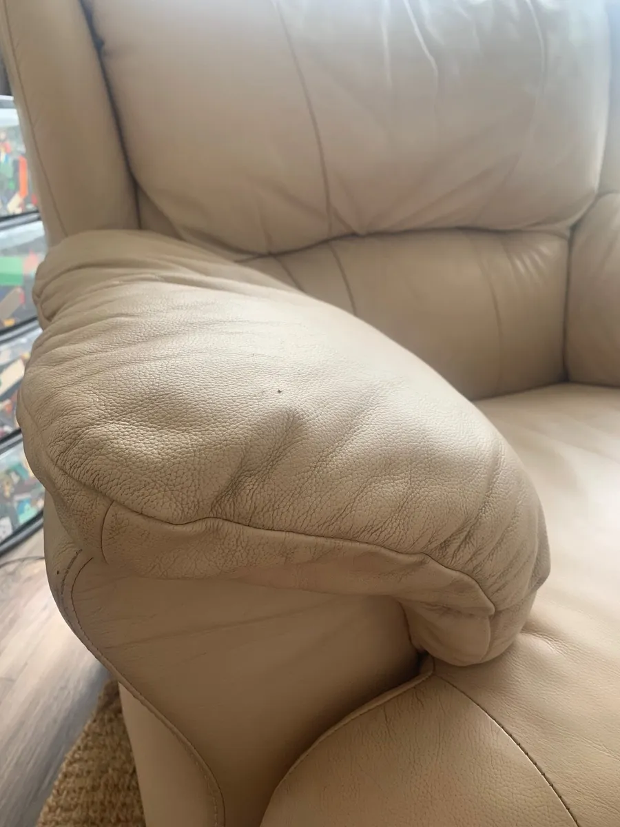 Sofa Suite : 3 seater and 2 armchairs - Image 3