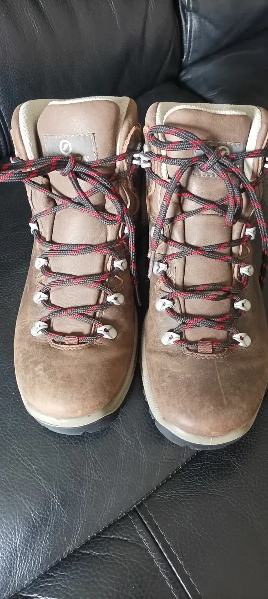 SCARPA Hiking Boots size 5 - Image 1