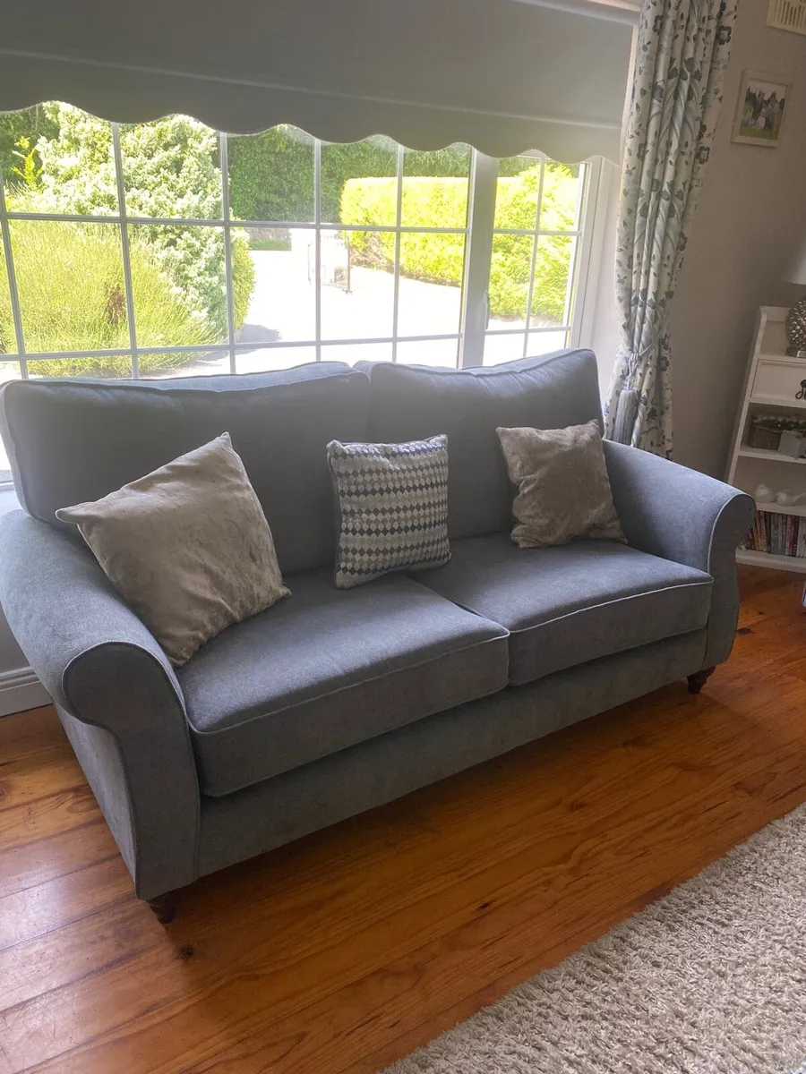 Couches - Image 2