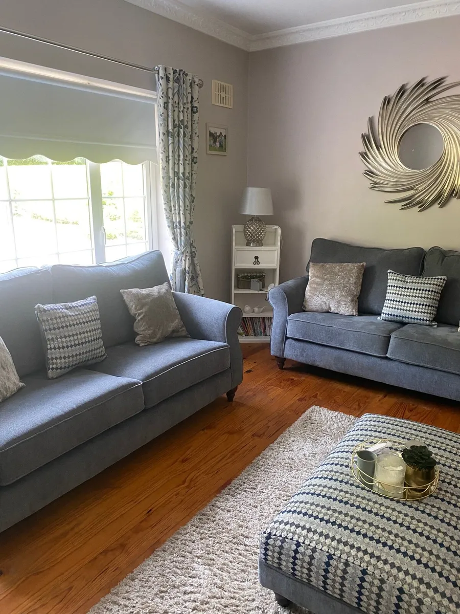 Couches - Image 3