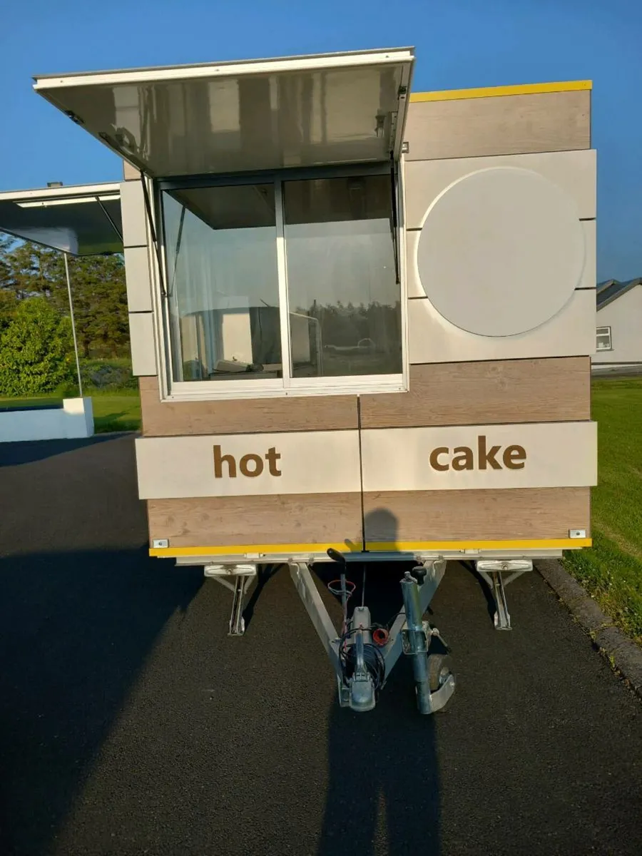 Catering trailer - Image 2