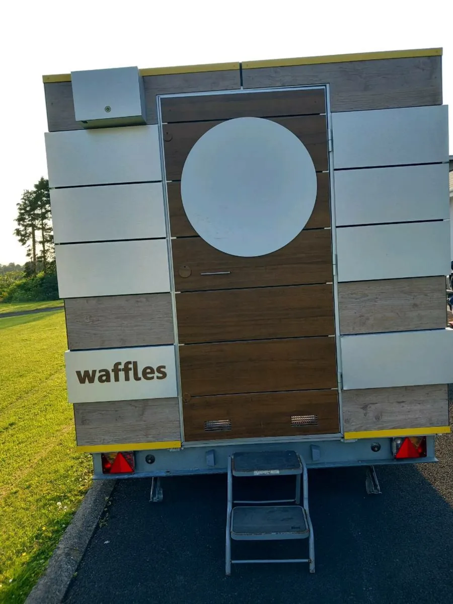 Catering trailer - Image 4