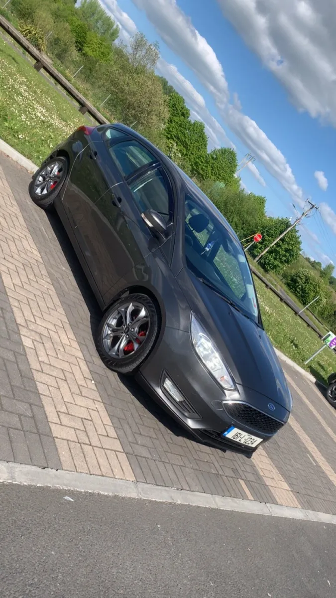 Ford Focus - Image 1