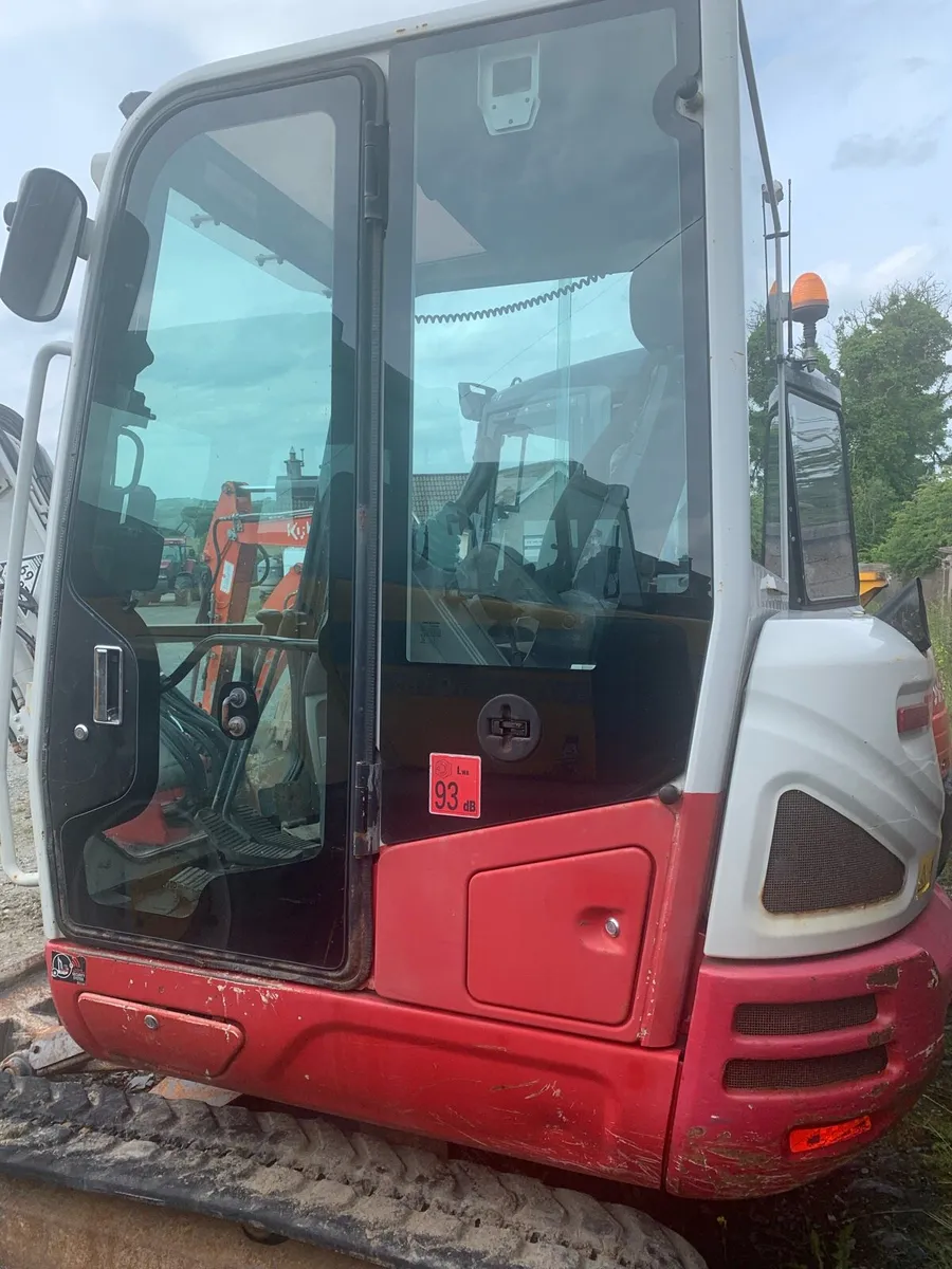 Takeuchi TB230 - Image 3