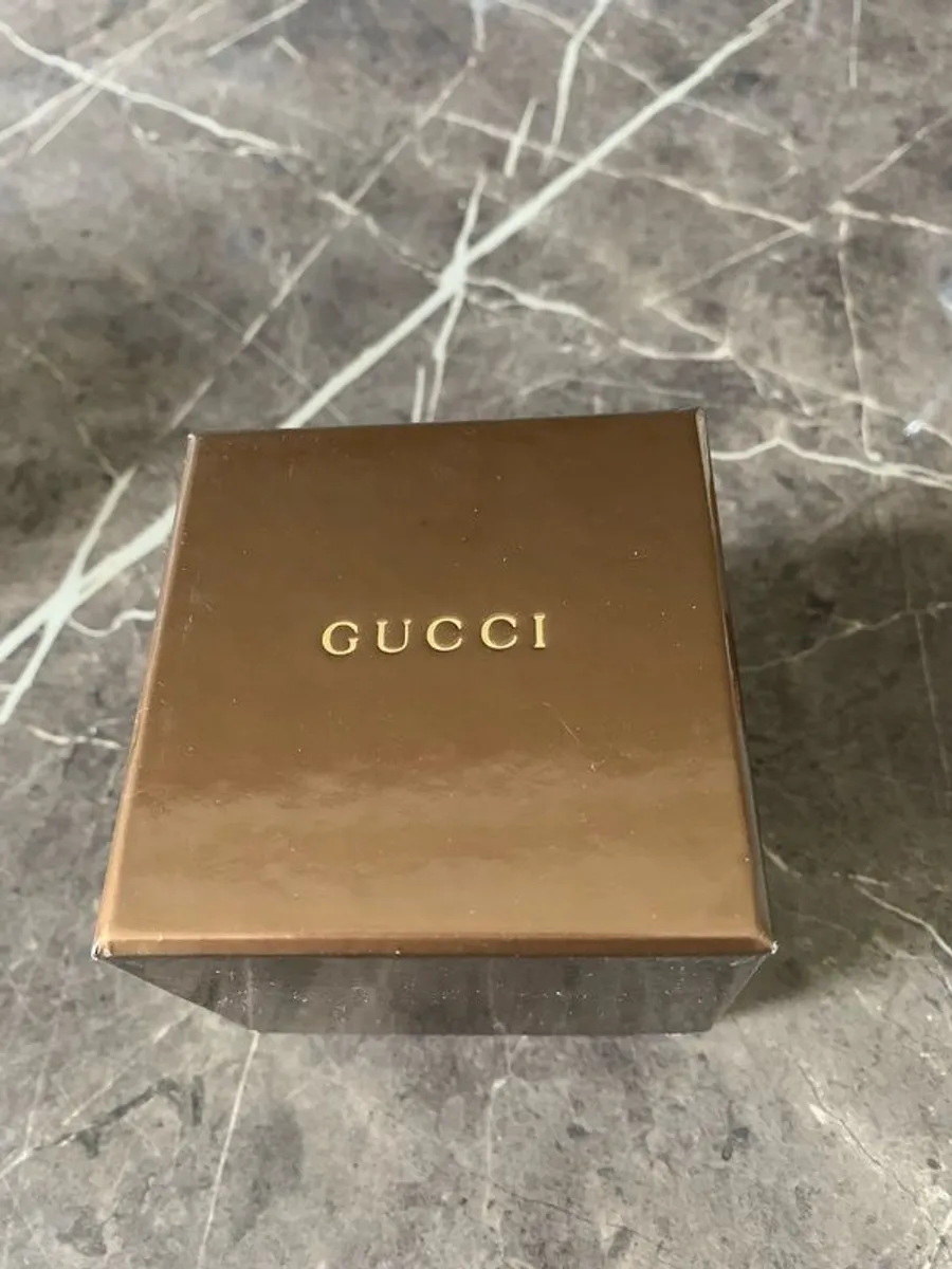 Gucci twirl ring  18ct white gold and diamond - Image 1