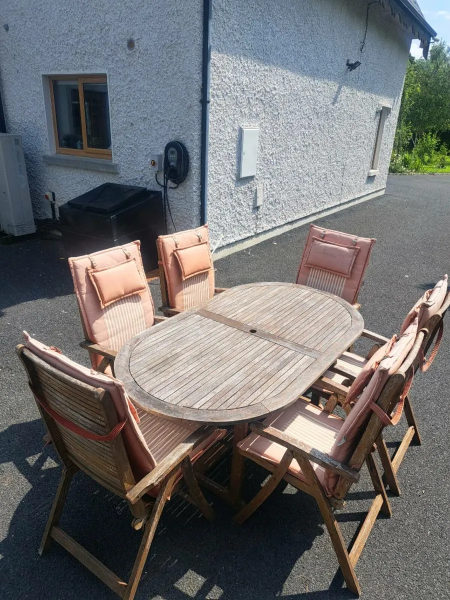 Garden furniture - Image 1