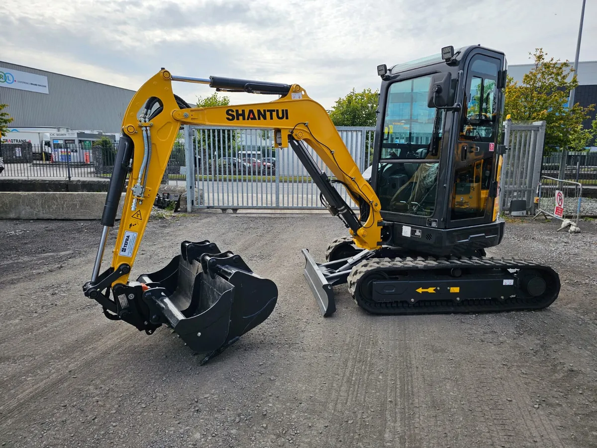 Shantui SE27SR Excavator 2.7 Ton Mini Digger - Image 1