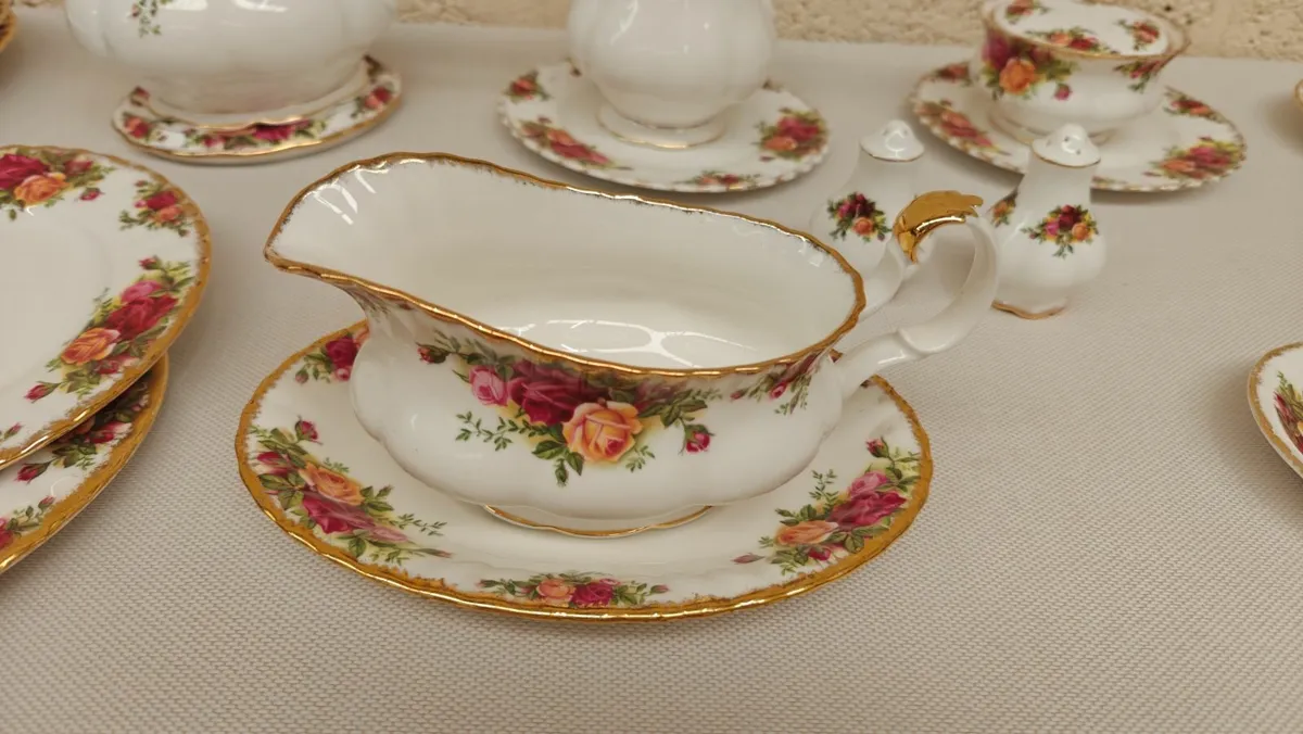 Royal Albert Old Country Rose's - Image 3
