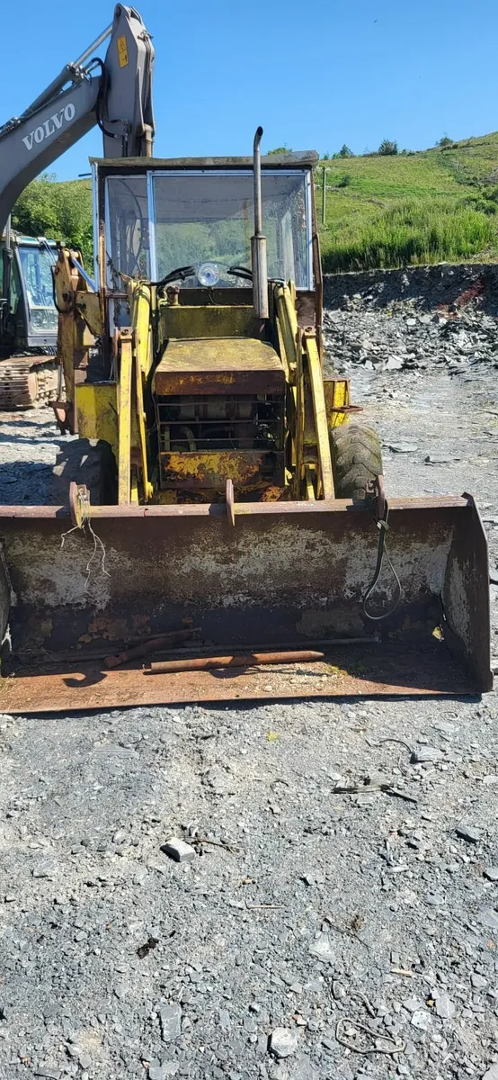 Whitlock excavator rubber wheel digger