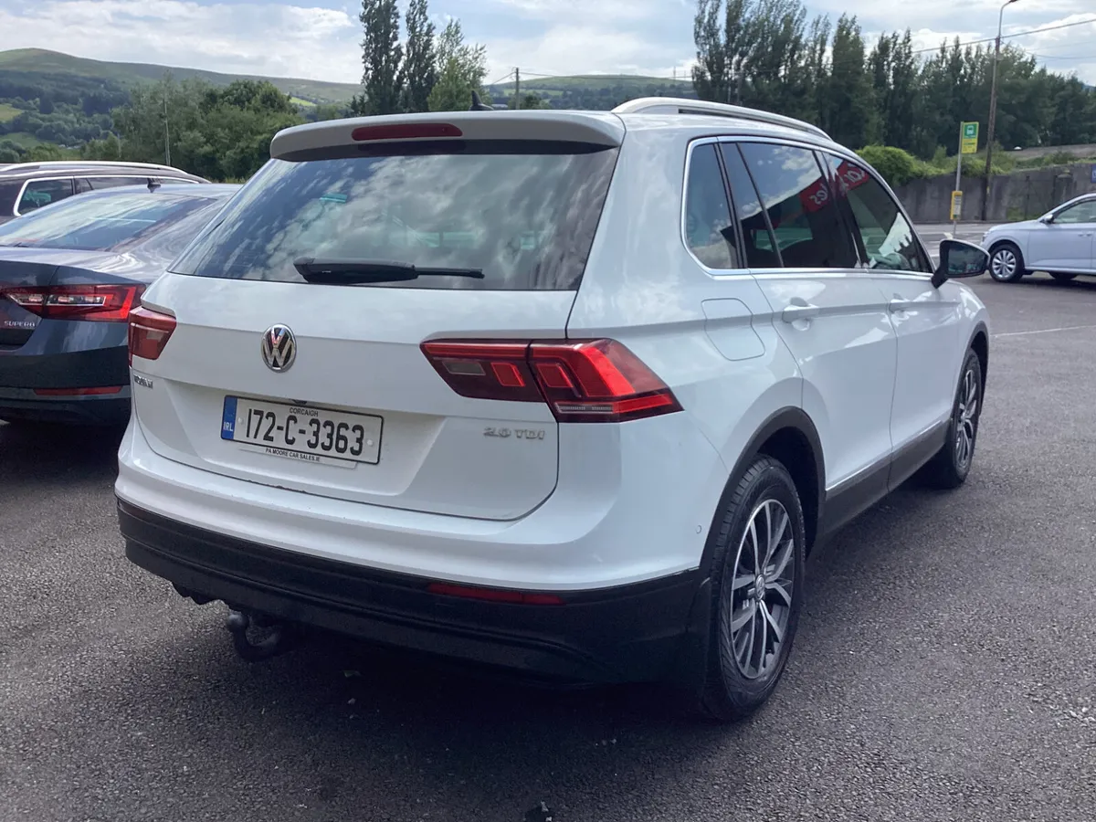 Volkswagen Tiguan ** SAT NAV * CAMERA - Image 4