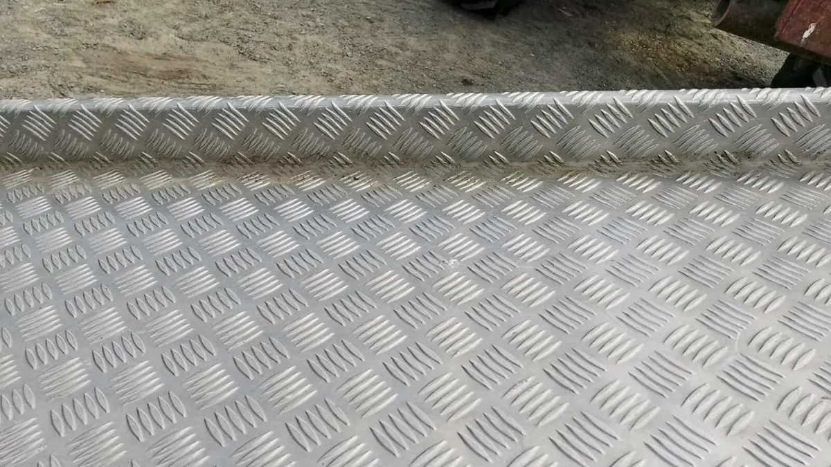 Aluminium.  Skids /// ramp. (.  8 ft x 30 inch) - Image 3