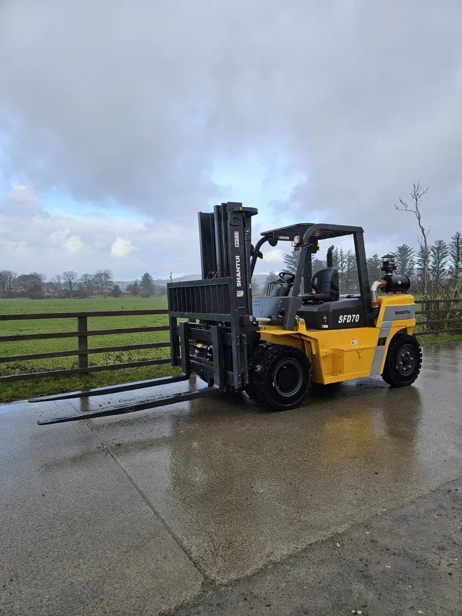 Shantui SFD70 - 7 Ton Forklift (7000KG) - Image 2