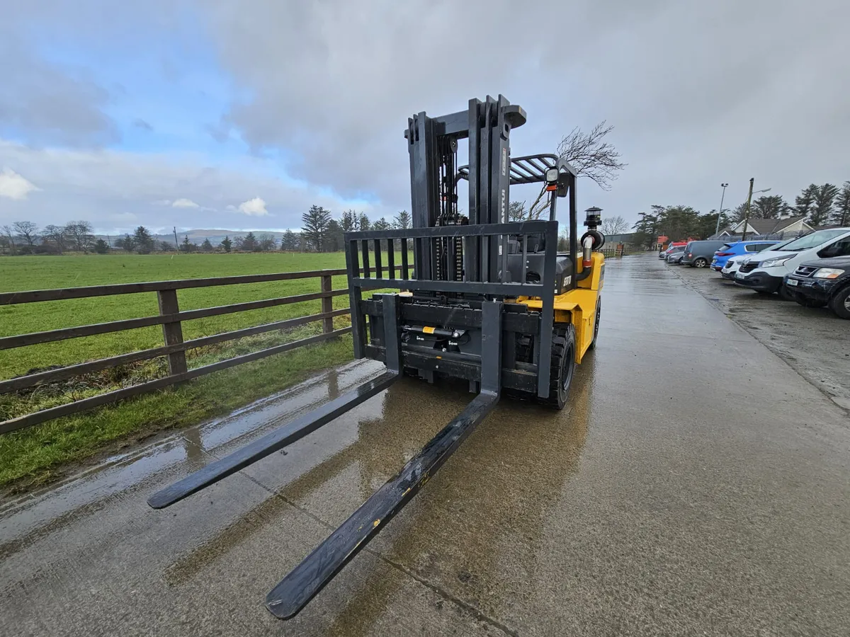 Shantui SFD70 - 7 Ton Forklift (7000KG) - Image 4