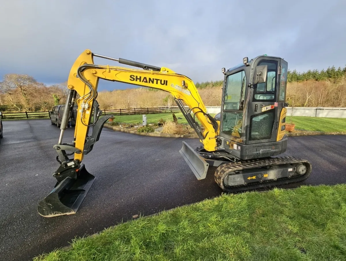 Shantui SE36SR Excavator 3.8 Ton Mini Digger - Image 1