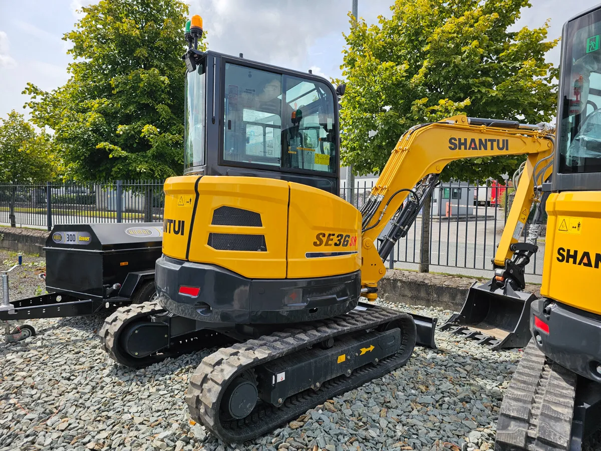 Shantui SE36SR Excavator 3.8 Ton Mini Digger - Image 4