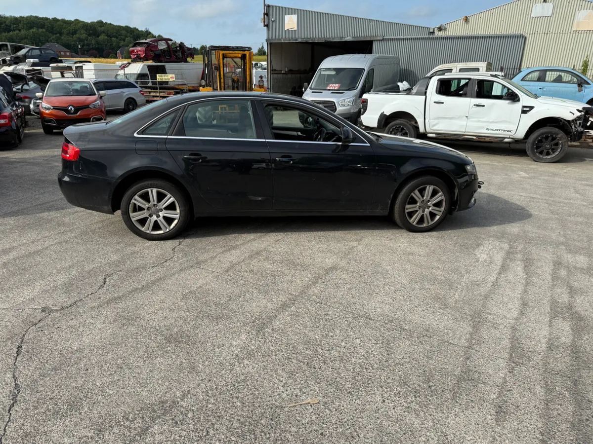 2010 Audi A4 2.0 TDI SE - Image 3