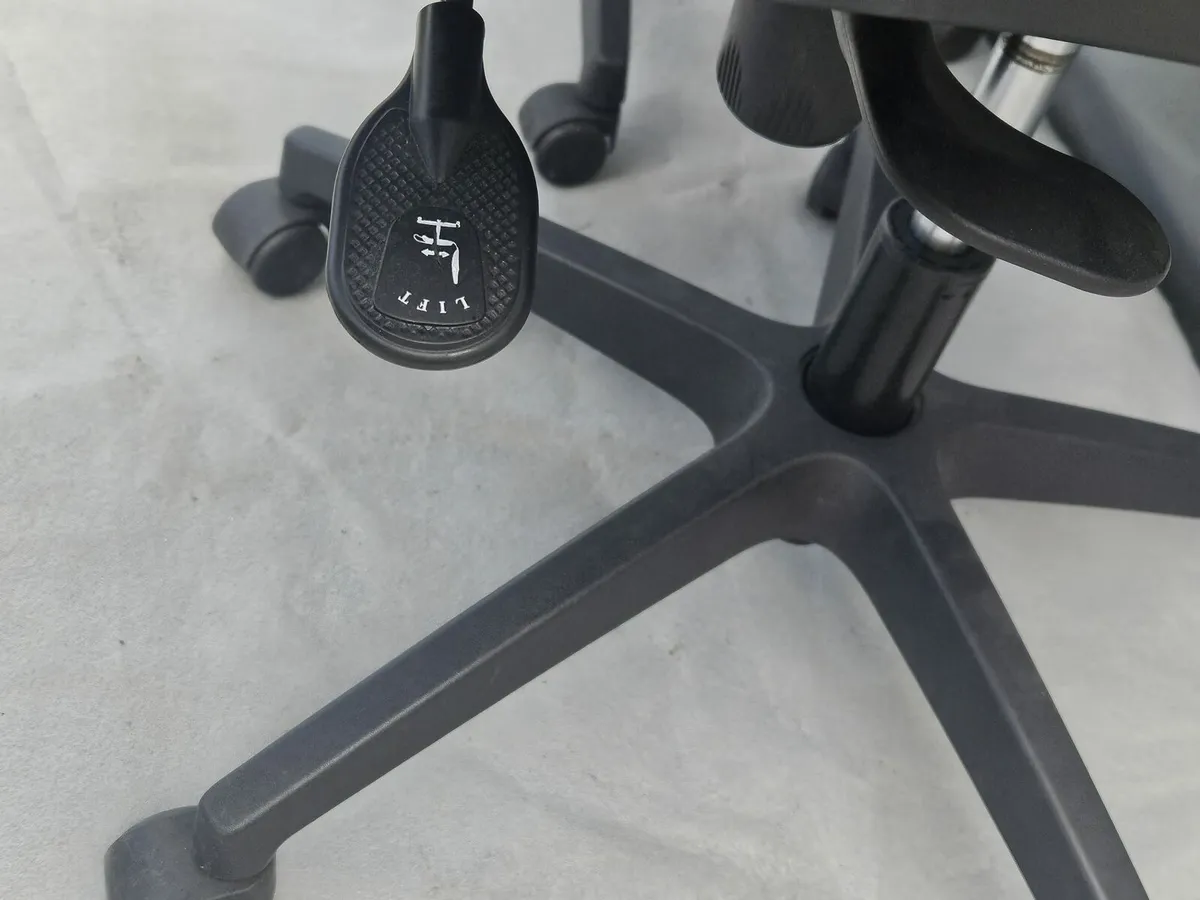 Computer chairs - Image 2