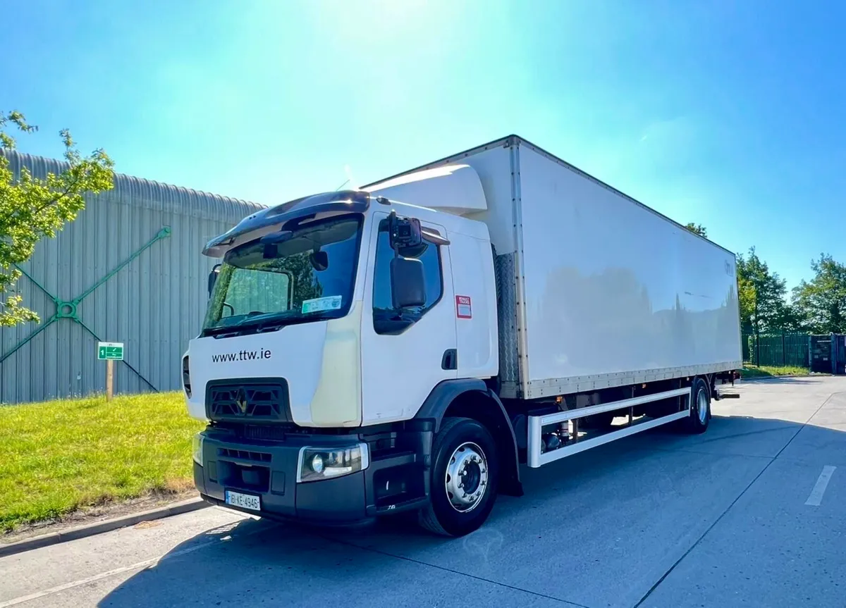 Renault D18 Boxvan With Tail Lift - Image 1