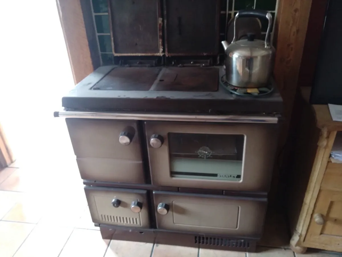 Stanley oil fired cooker - Image 1