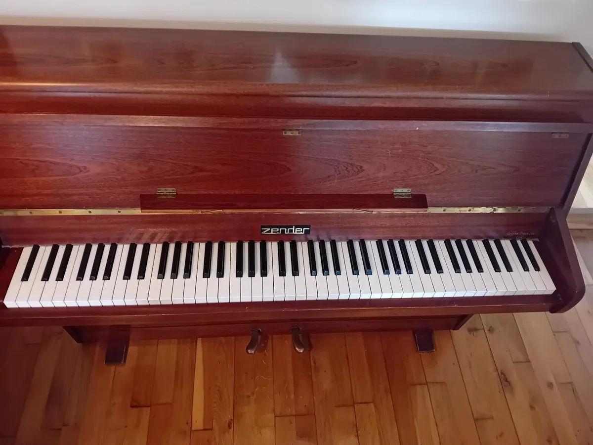 Piano - Image 3