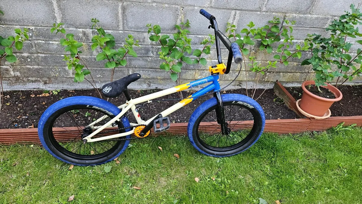 BMX bike - Image 1