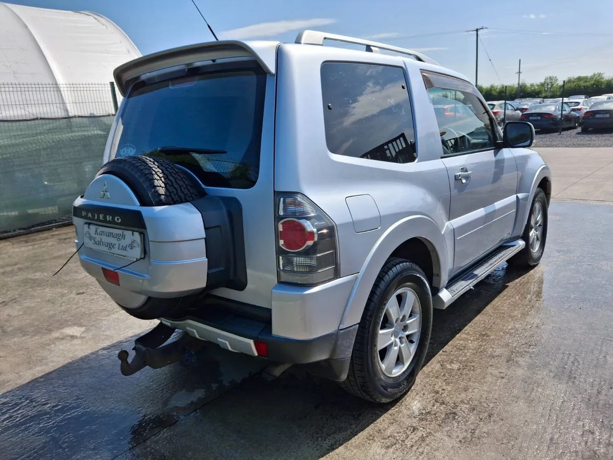 2008 Mitsubish Pajero  Swb  3.2.Clean - Image 3