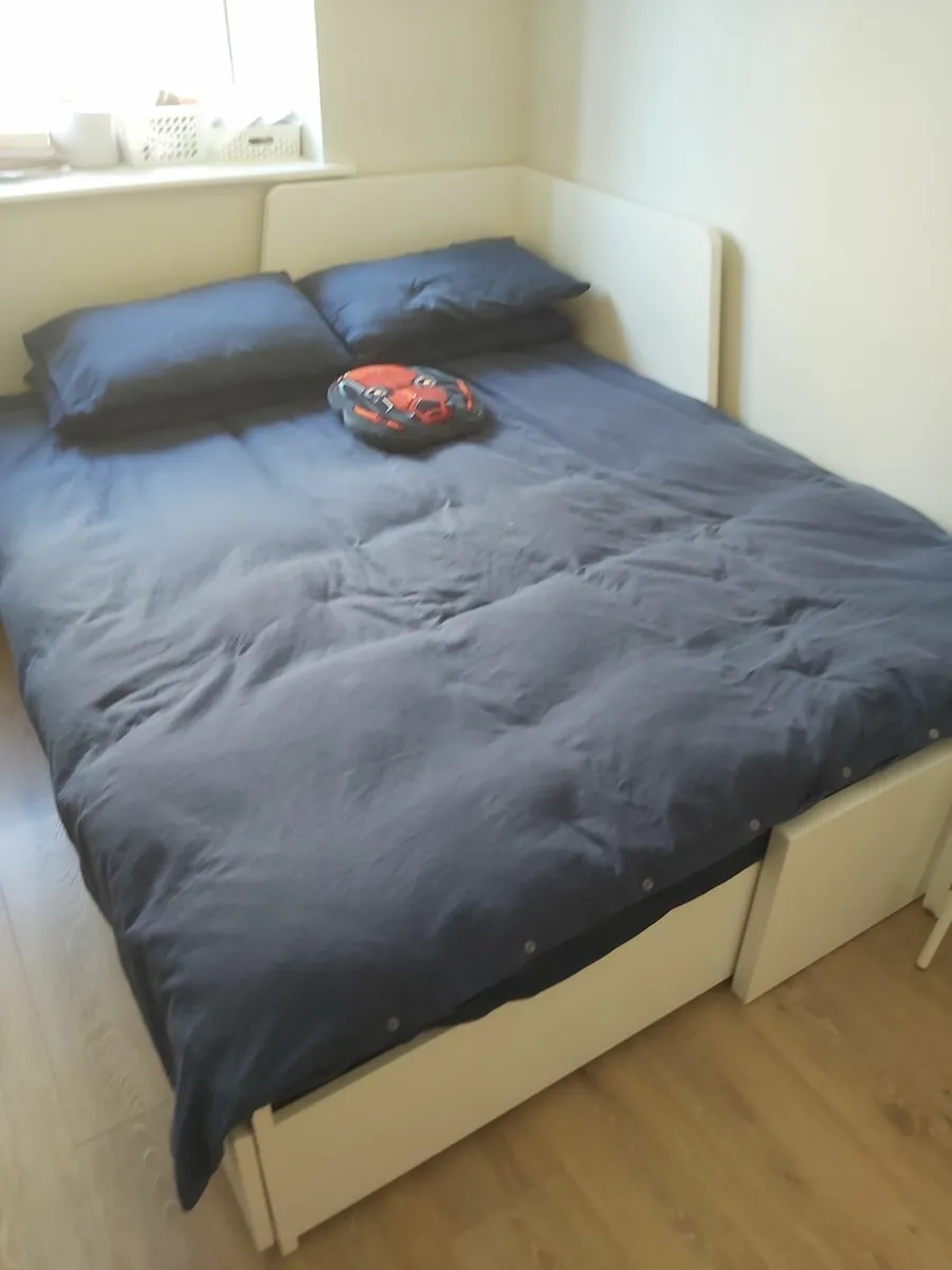 Double/Single bed - Image 1