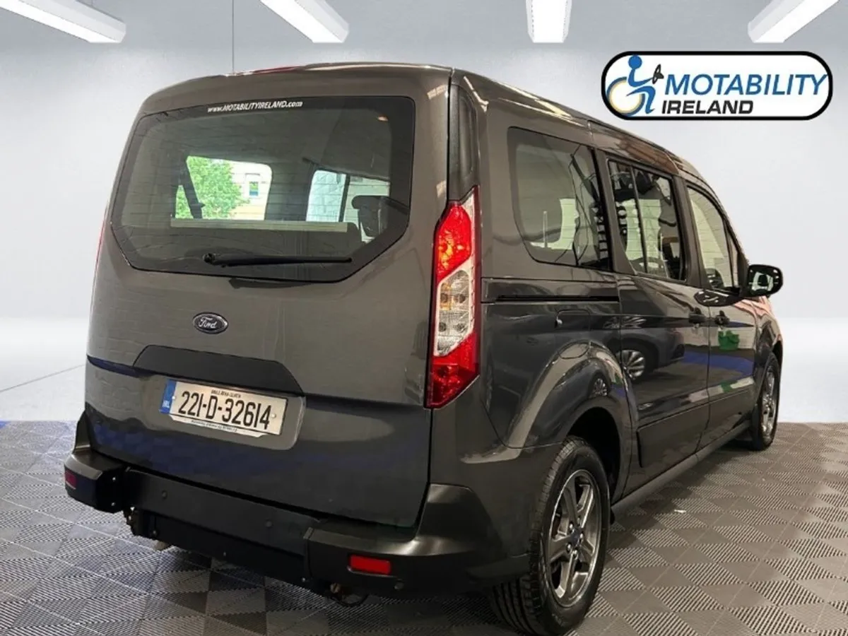 Ford TOURNEO CONNECT Wheelchair Accessible - Image 2