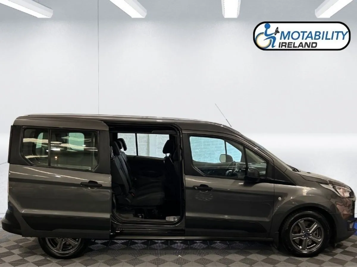 Ford TOURNEO CONNECT Wheelchair Accessible - Image 4