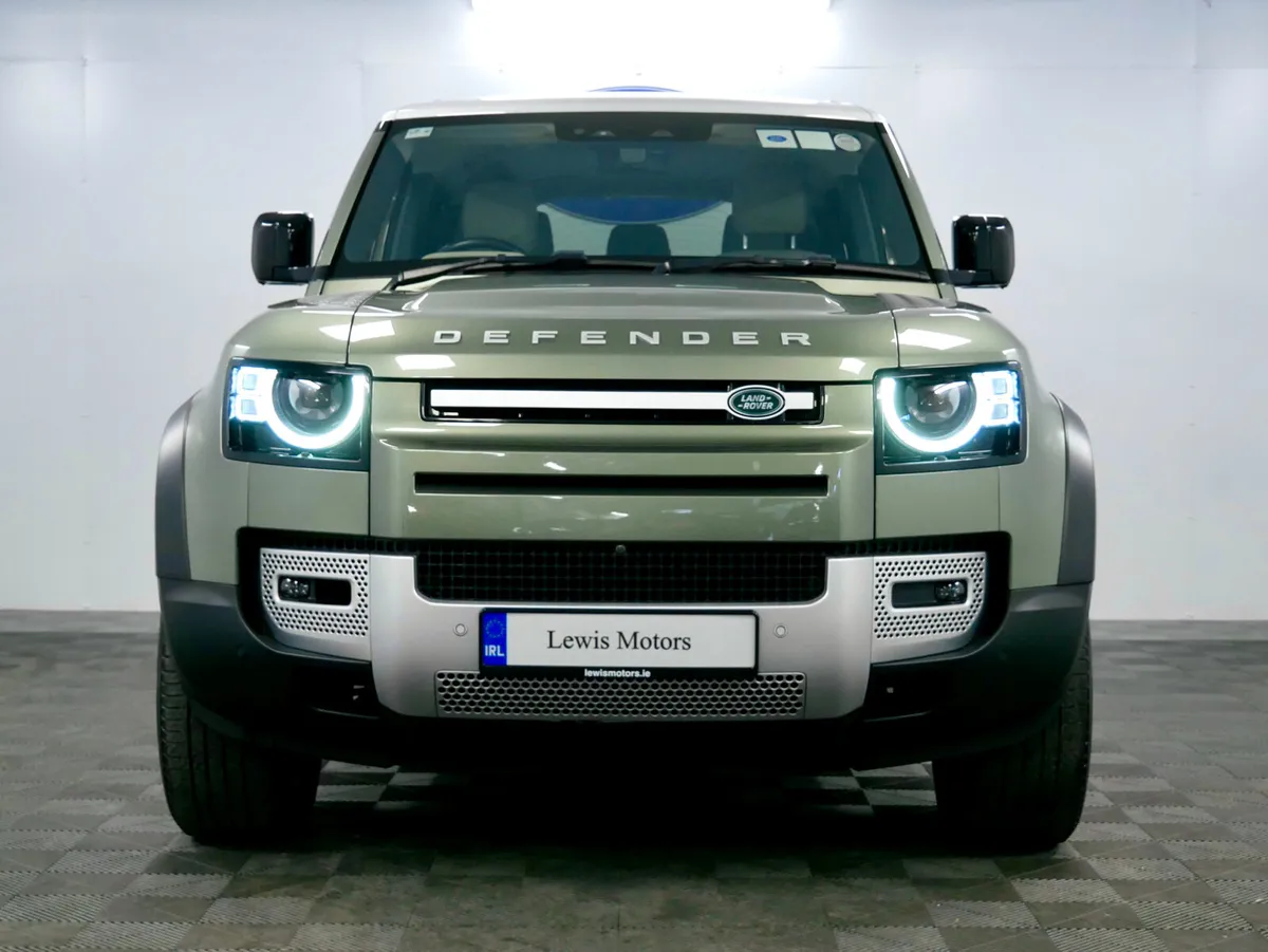 2021 Land Rover Defender SE P400e - Image 3
