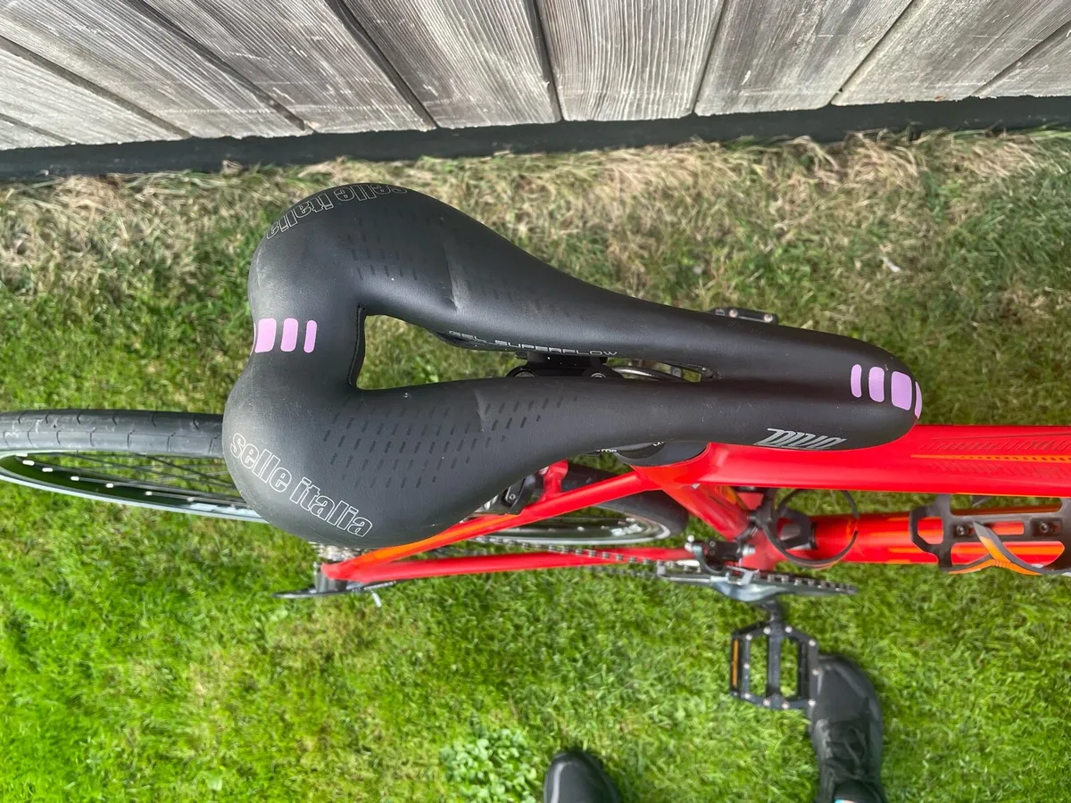 Ladies bicycle - Image 4