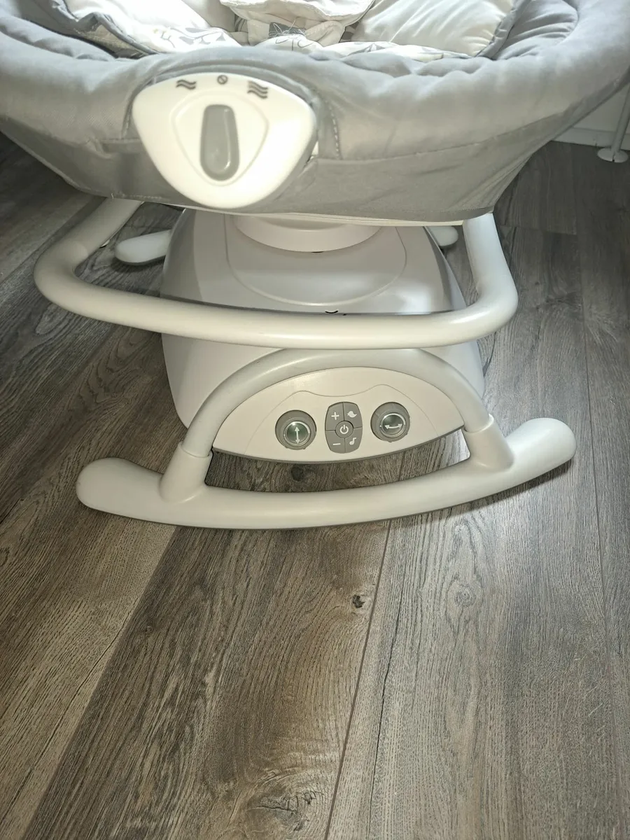 Joie sansa 2 in 1 baby swing and rocker - Image 2