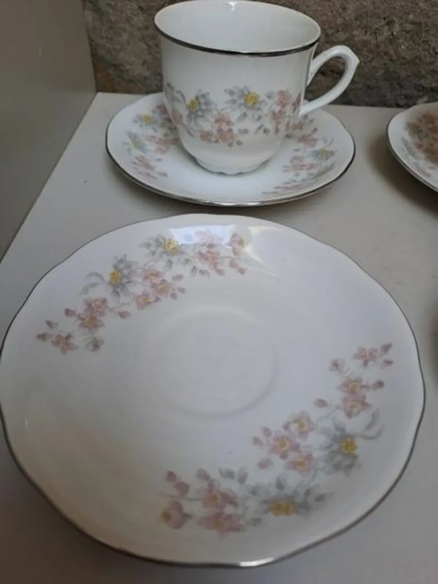 Vintage cups and saucers Chechoslovakia - Image 4