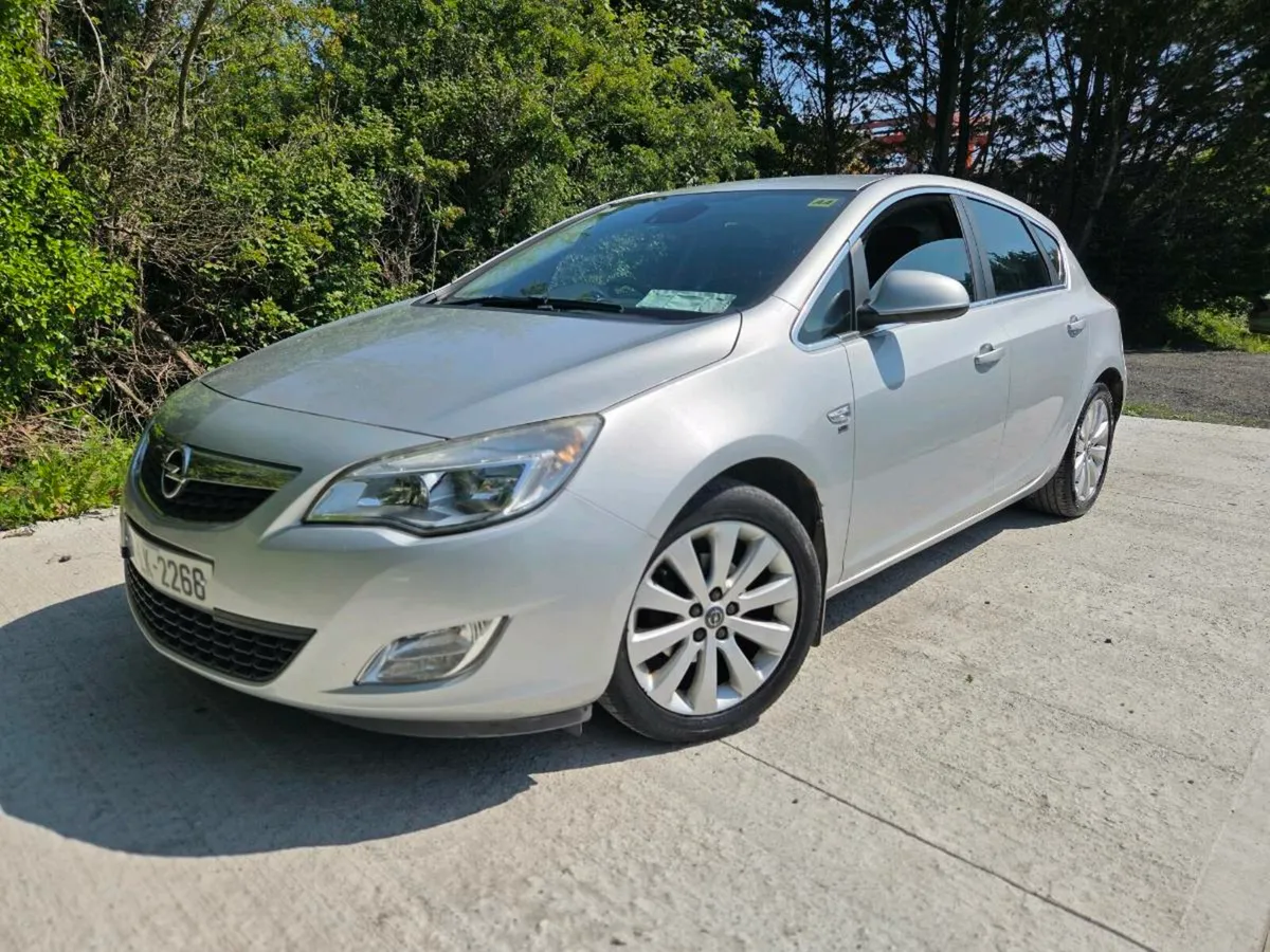 2012 Opel Astra - Image 2