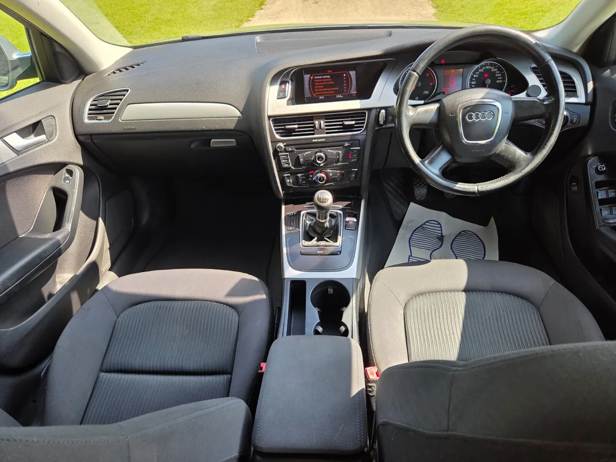 Audi A4 2011 - Image 2