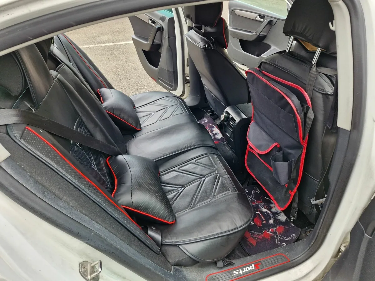 Volkswagen Passat 2011 - Image 1