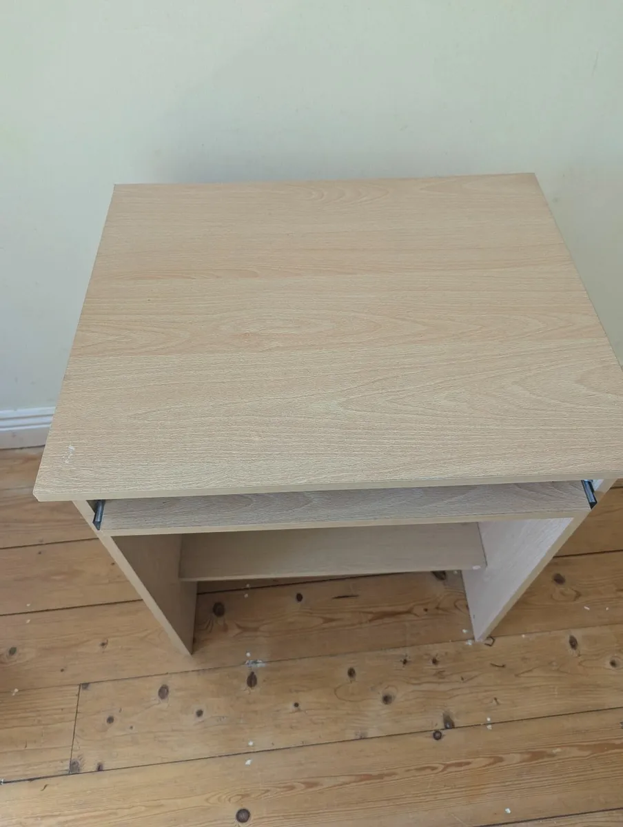 Desk - Image 4