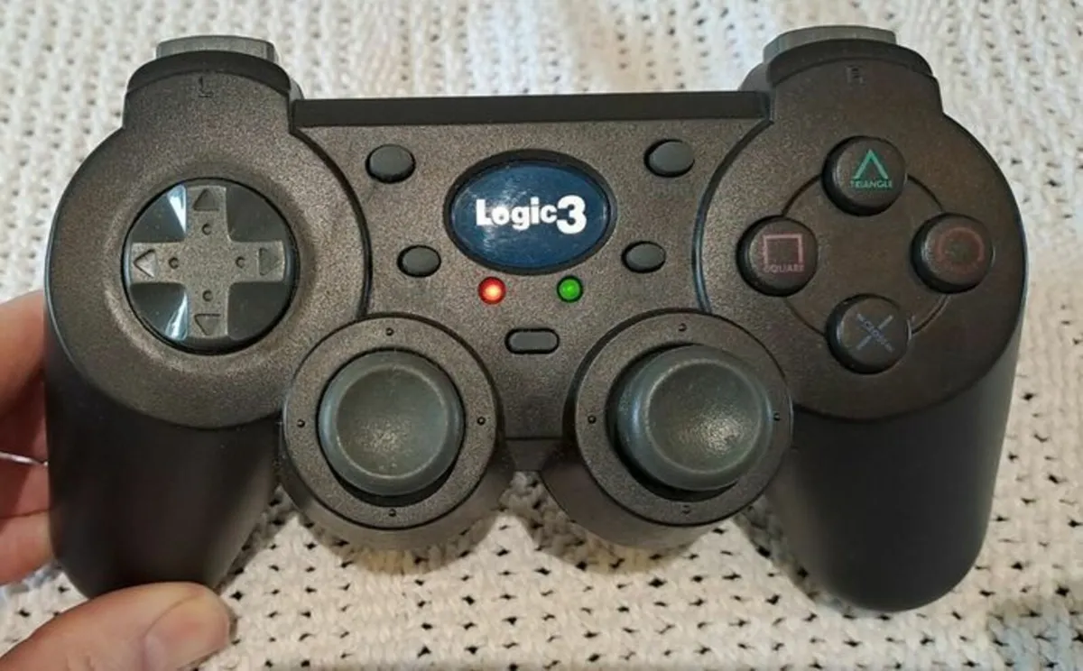 Logic 3 controller - Image 1