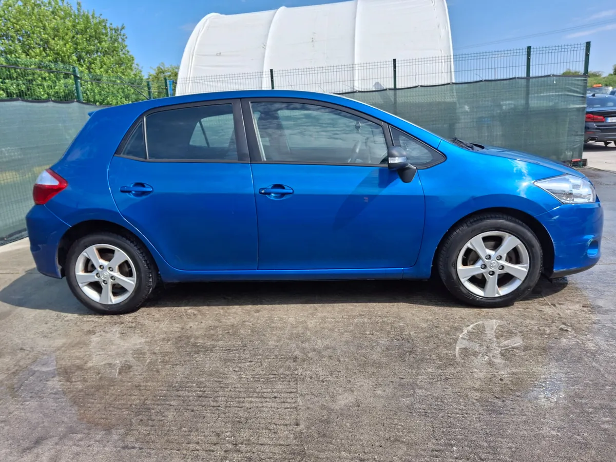 2011 Toyota Auris 1.3 Petrol - Image 3
