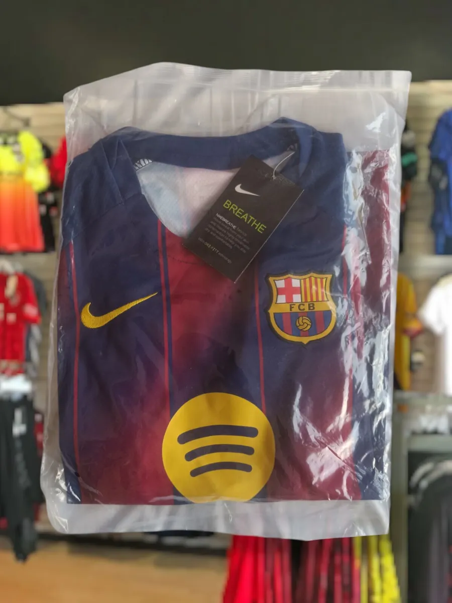 Kids Barcelona Kit 2026 - Image 4