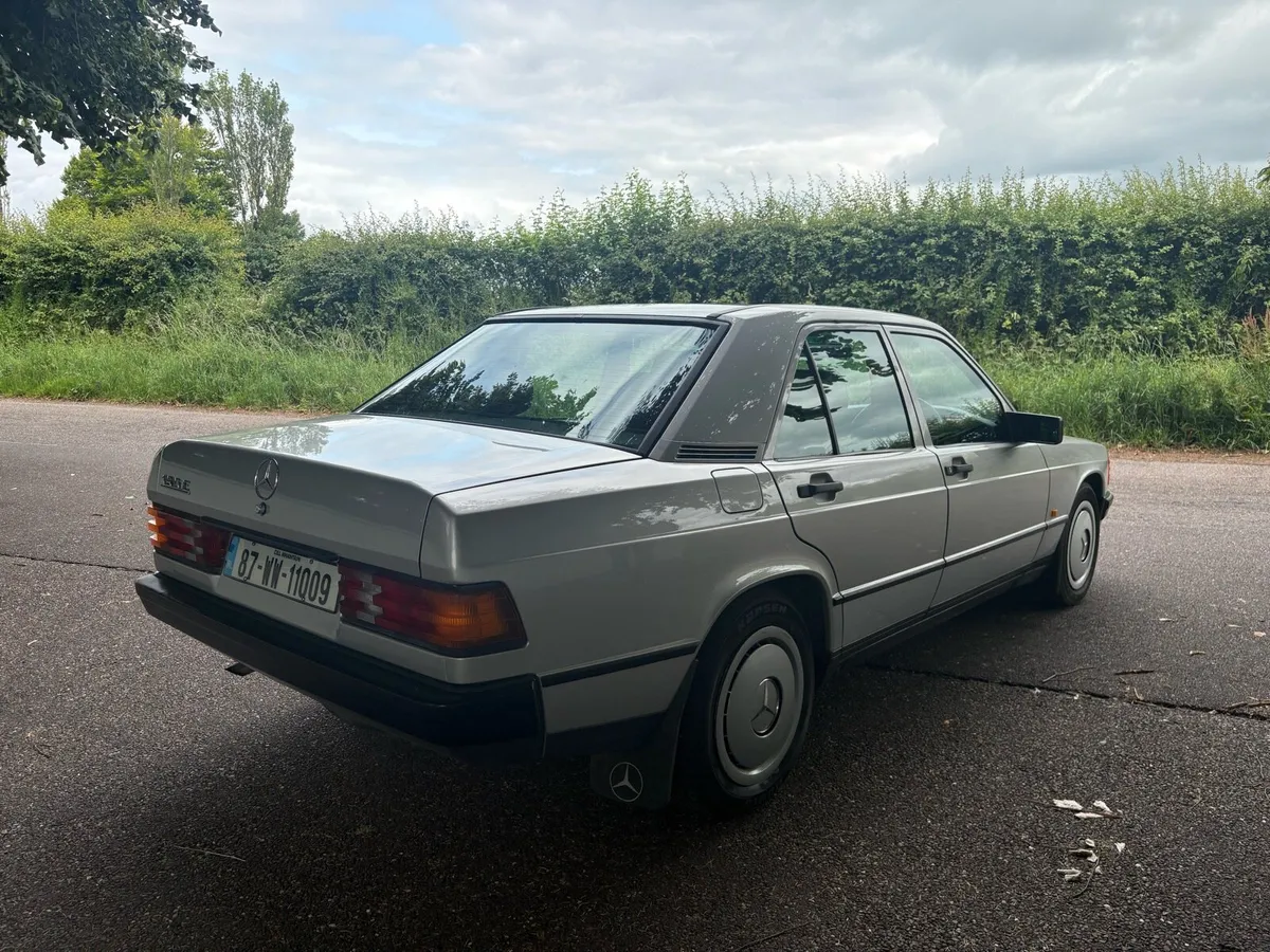 1987 Mercedes-Benz 190e Automatic - Image 2