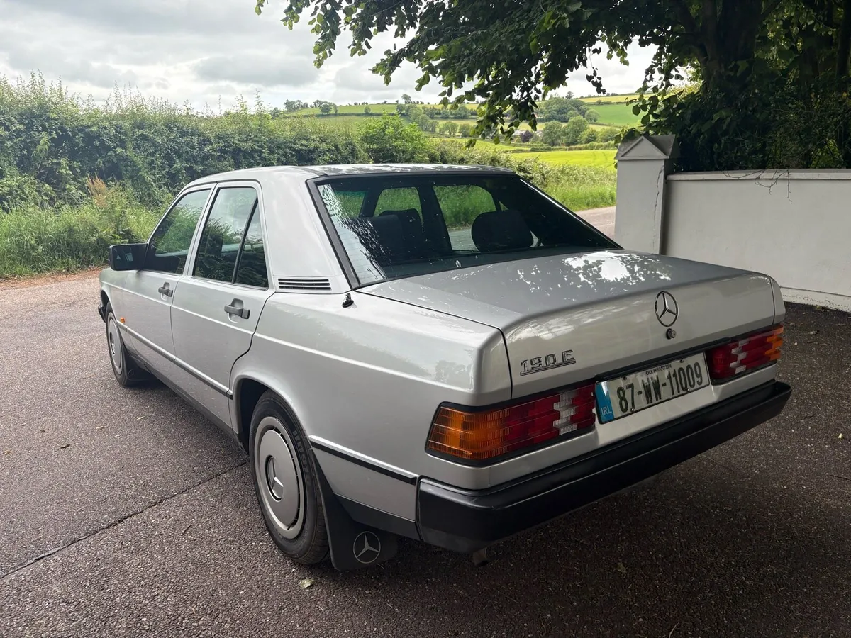 1987 Mercedes-Benz 190e Automatic - Image 4