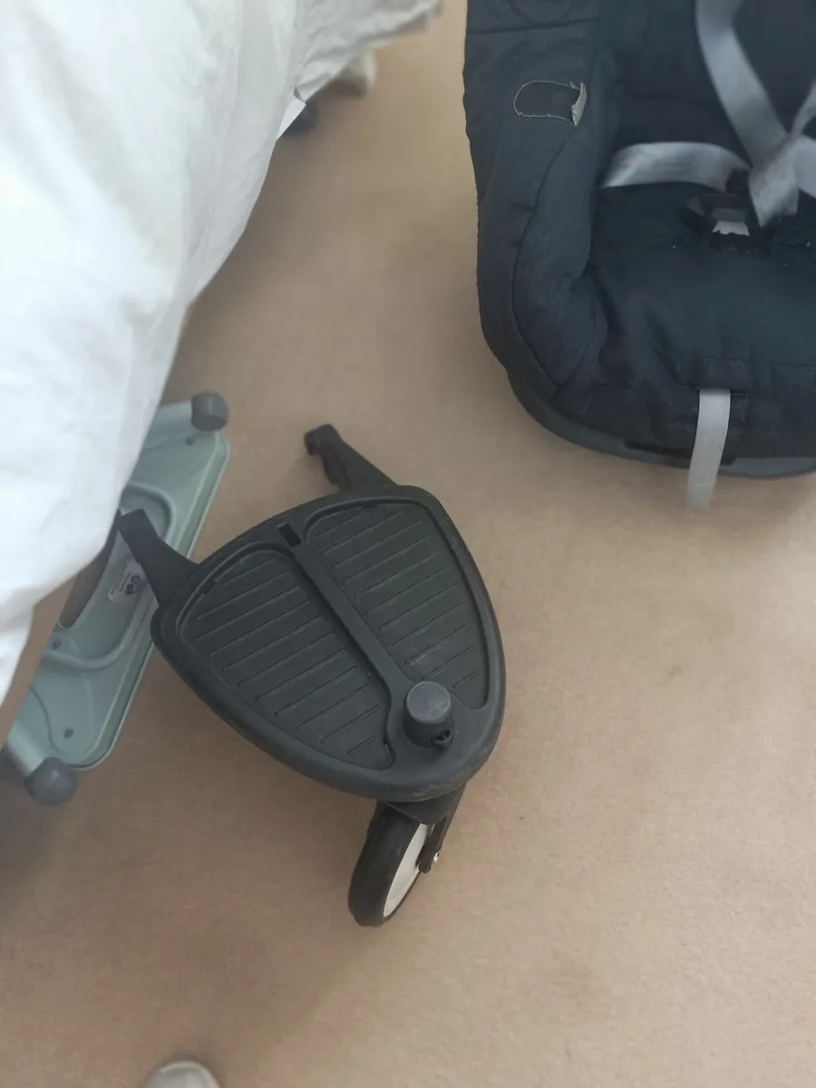 Baby car seat buggy travel cot  etc - Image 4
