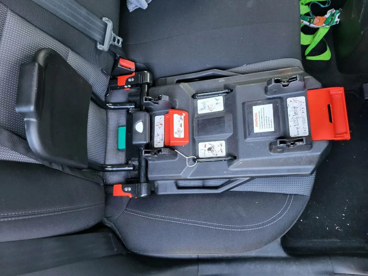 Uberchild/Infababy Travel System - Image 2