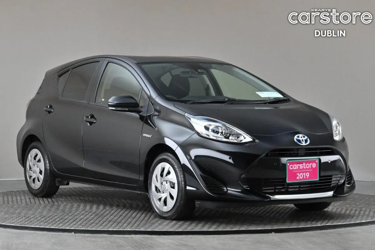 Toyota Aqua 1.5 Vvt-i Hybrid  reverse Cam android - Image 1