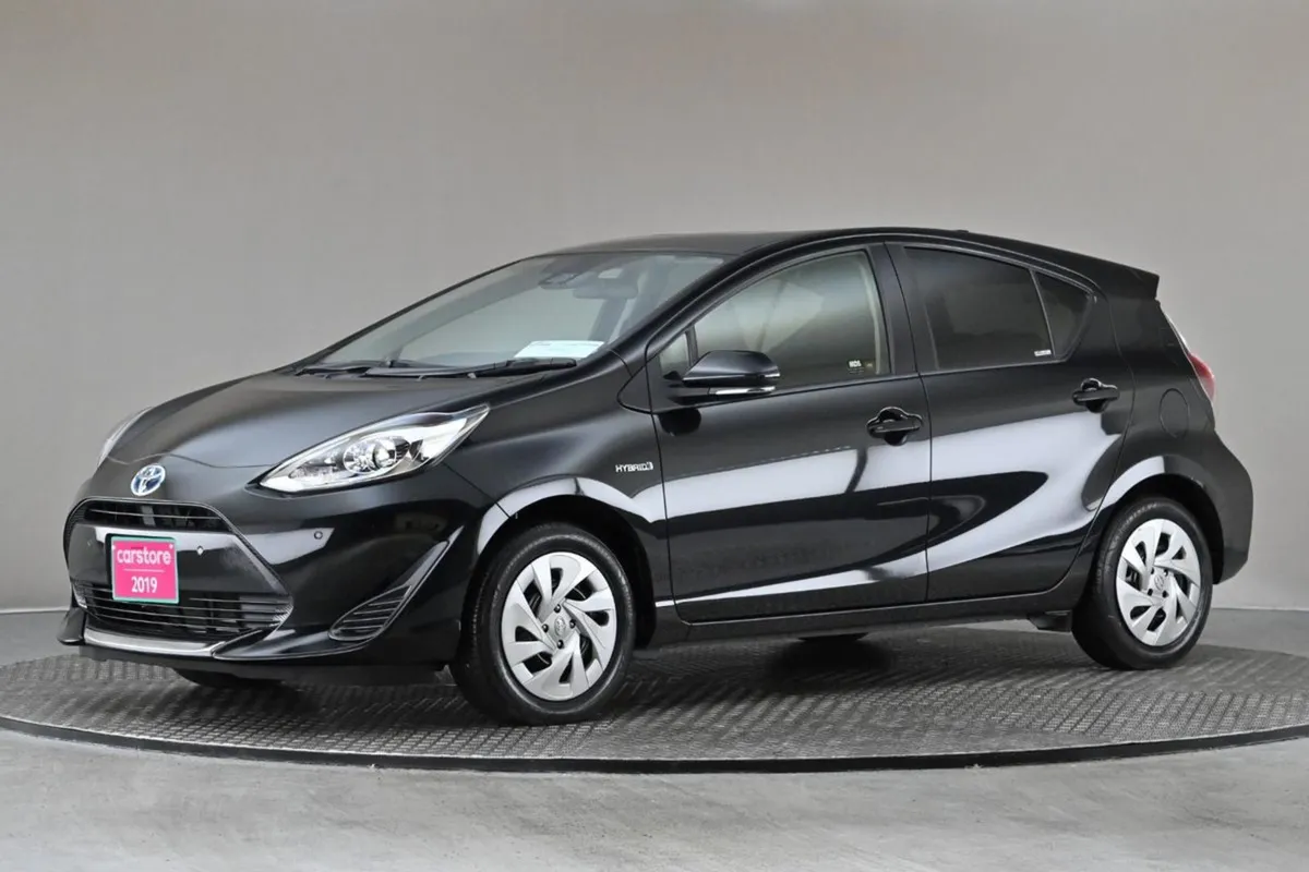 Toyota Aqua 1.5 Vvt-i Hybrid  reverse Cam android - Image 4