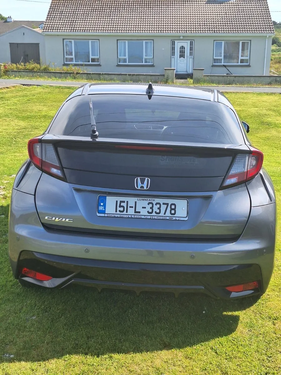 Honda Civic 2015 - Image 1