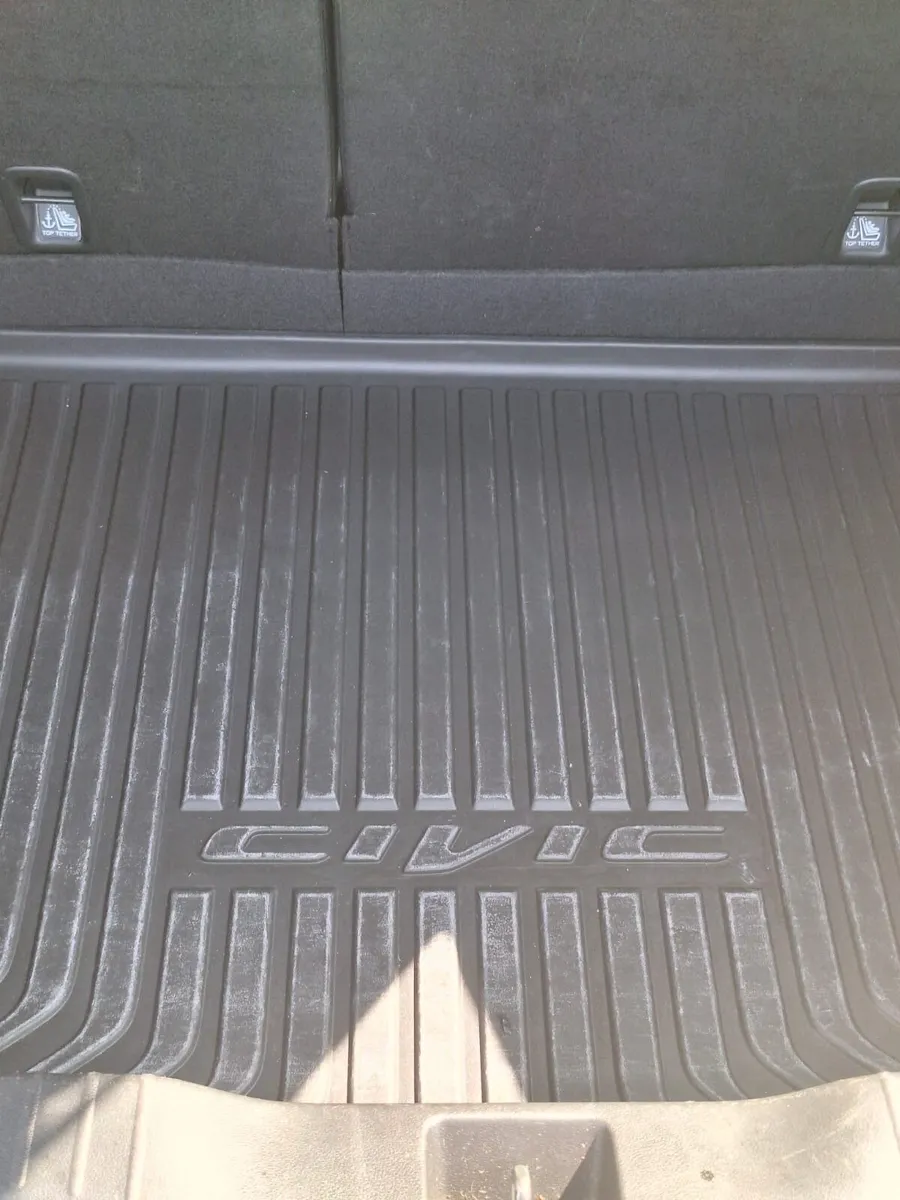 Honda Civic 2015 - Image 2