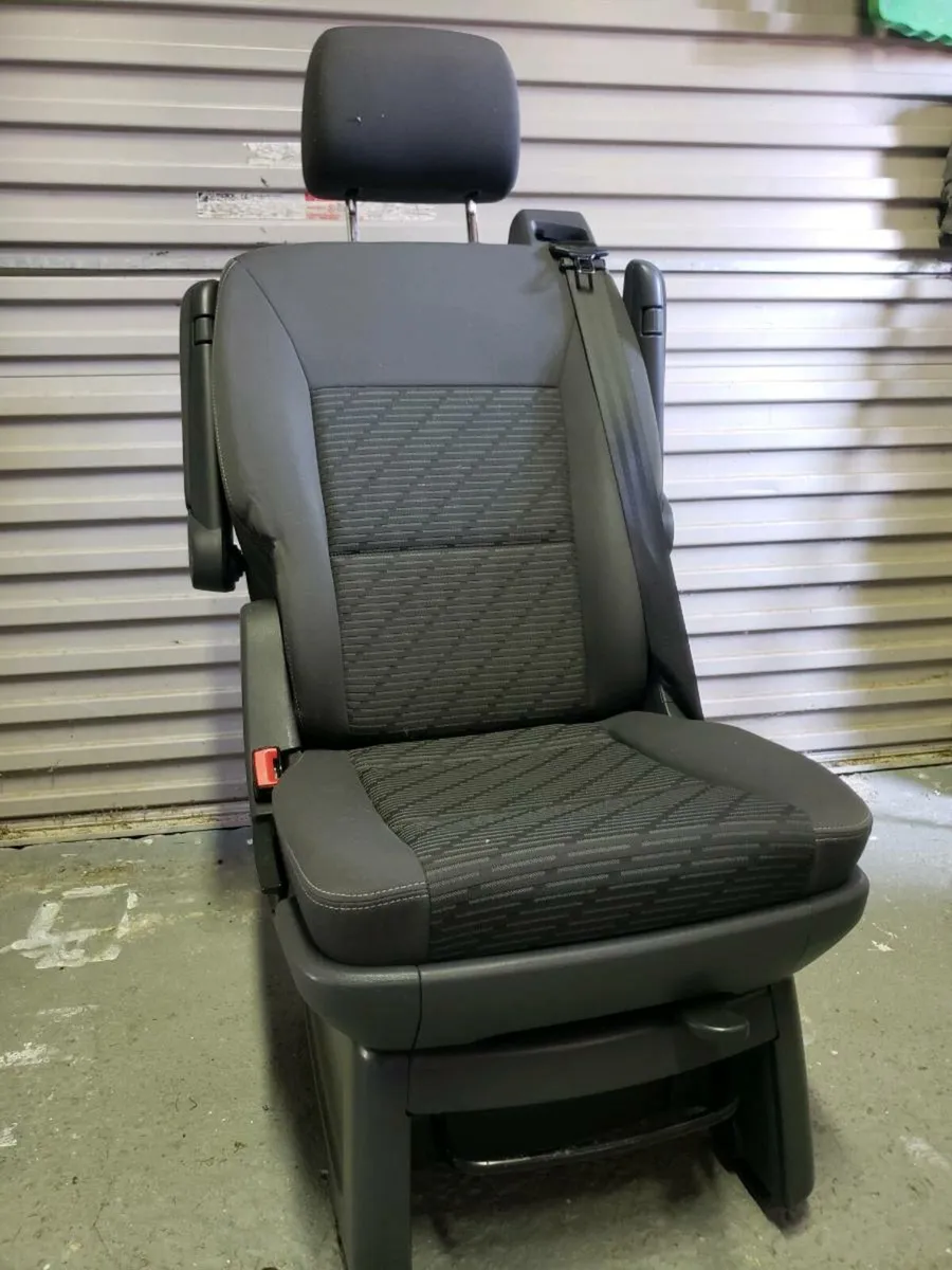 Captains Seats Volkswagen Caravelle - Image 3