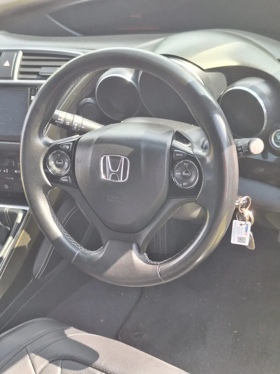 Honda Civic 2015 - Image 4